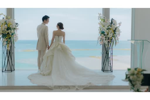 水平線とロングトレーンの美しい構図