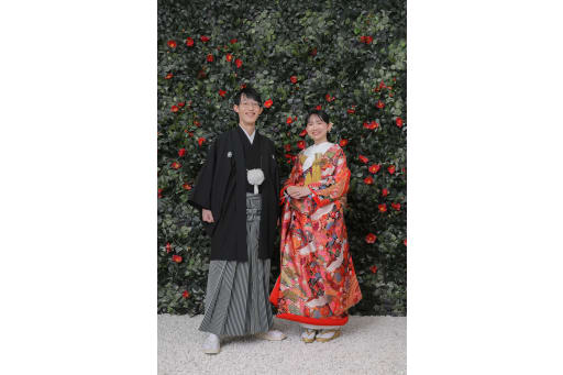 椿の前で、はいチーズ！