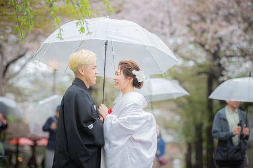 この日は春の雨模様