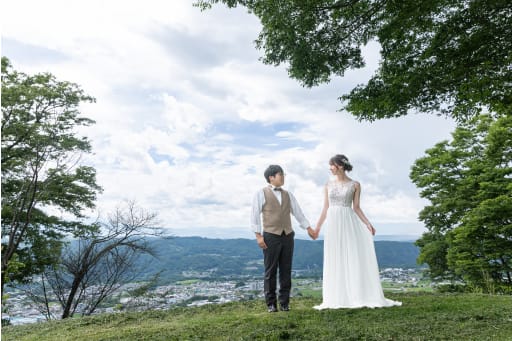 夏空を感じさせる入道雲。夏らしい雰囲気で山と空と一緒に