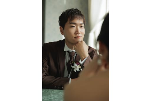 新婦様を見つめる凛とした横顔