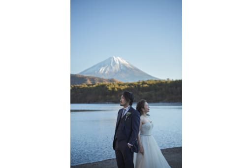 洋装にお着替えして富士五湖での撮影