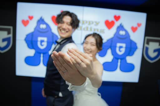 最後に記者会見室にも入らせていただき記念に指輪ショット！