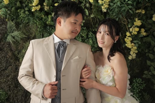 背景をグリーンお花に変えて