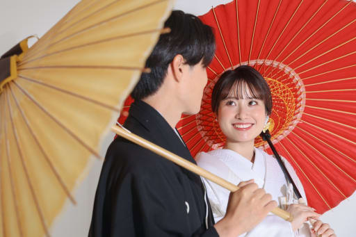 見つめ合う