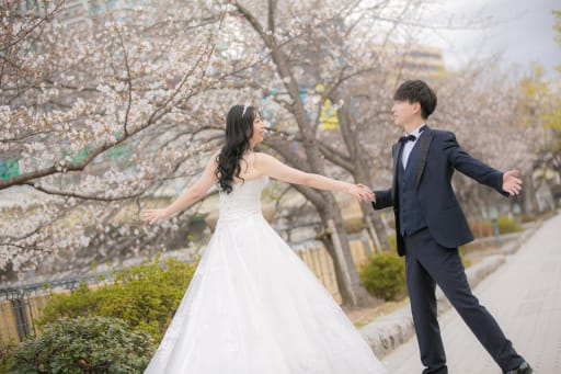 桜の木の下でダンスタイム♪