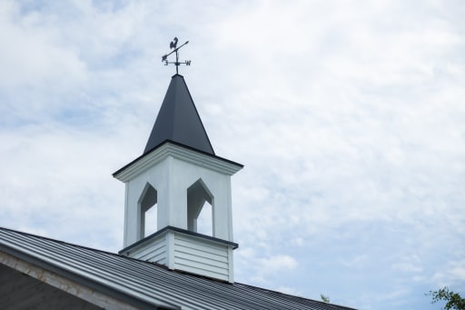 ご縁があっておふたり北海道での生活がスタート、北海道らしい景色で思い出を残されたいとのことで美瑛のロケ地を選ばれました。