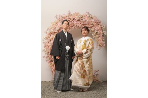 まずは桜のアーチの前で！