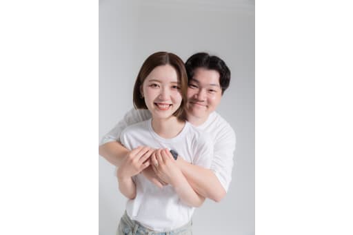 ハグショットお二人とも笑顔で素敵ですね！！