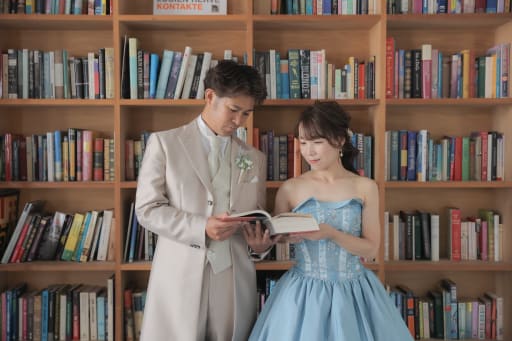 BOOK & BOOK