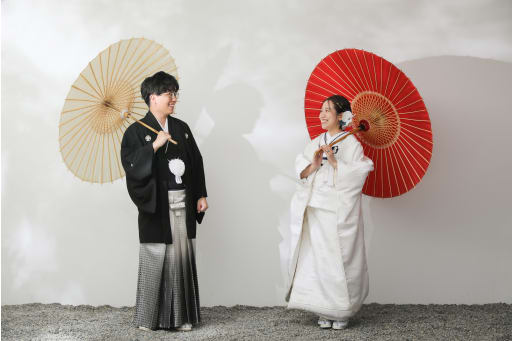 まずは色壁で！