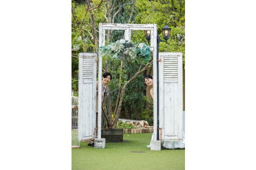 おしゃれな扉からひょっこり