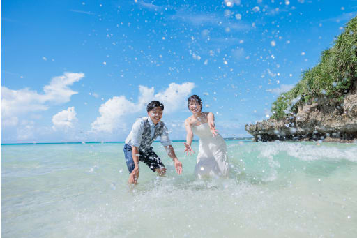 気づけば海の中で水遊び！
