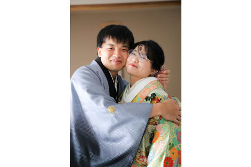 ぎゅっと近づけて