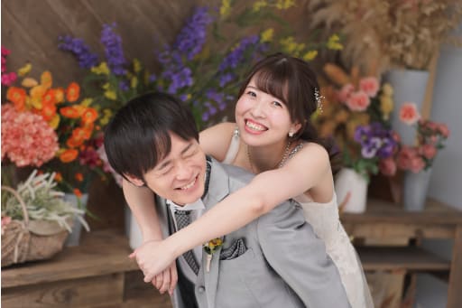 楽しそうにおんぶ