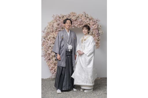 可愛らしいコーディネートと素敵な笑顔で