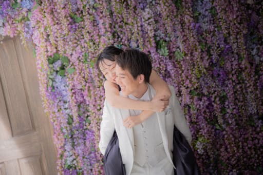 動きのあるポーズで