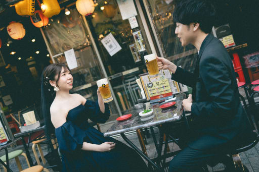 ビールを片手に乾杯