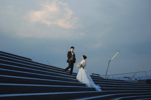 日の入り間近の空をバックにエスコート撮影♪ 空が少しずつ焼けてきて綺麗でした＾＾