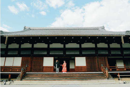 京都の秋は本当に過ごしやすく、快適な天候の中で撮影をお楽しみいただけます。