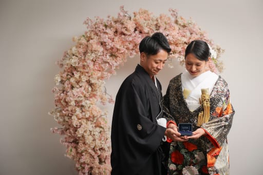 指輪の入れ物と一緒に