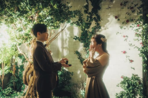 森のようなセットで叶える、特別なシーン