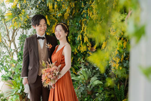 まずはミモザの背景からまずはミモザの背景から