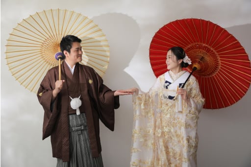 和傘で和装らしく