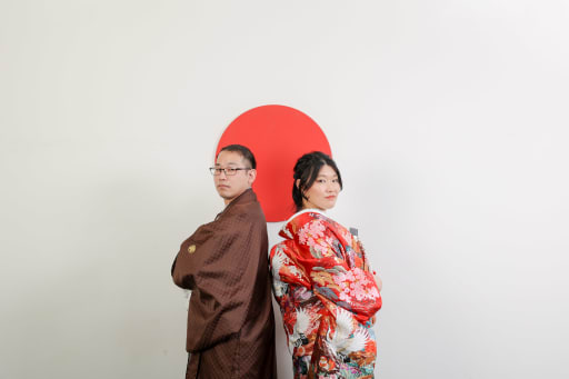 日の丸をバックにかっこよく