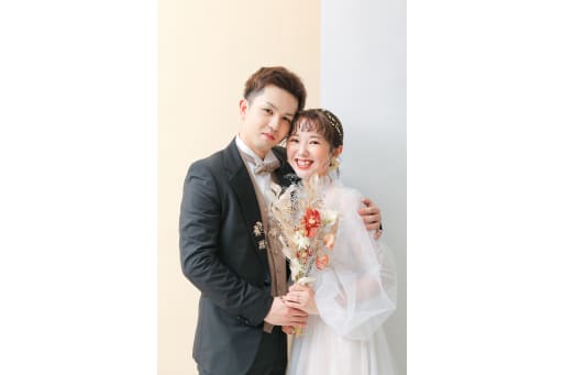 バイカラーの背景で