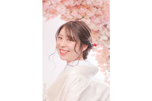 いろんな背景やポーズで撮影させていただきますのでぜひ当日をお楽しみに！ 希望は担当のフォトグラファーに伝えてみて