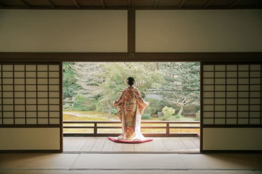 後ろ姿もしっかりと