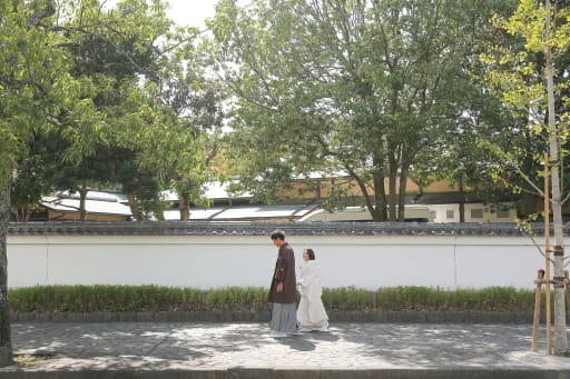 日本庭園の外側も実は素敵な撮影スポット！自然な表情がとても◎！