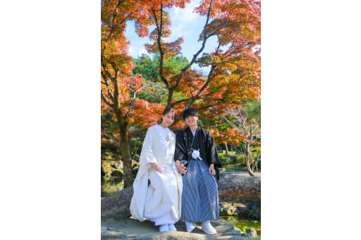 最後は、新郎新婦が手を繋いで並ぶ微笑ましいシーン。