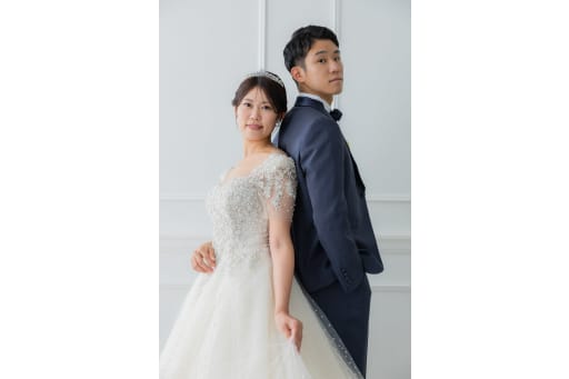 背中合わせ