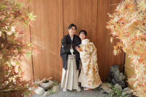紅葉に囲まれて