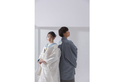 背中合わせ