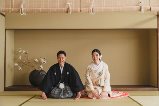 ラストは 正座のポージング！フォトボードにもってこいなポーズです。