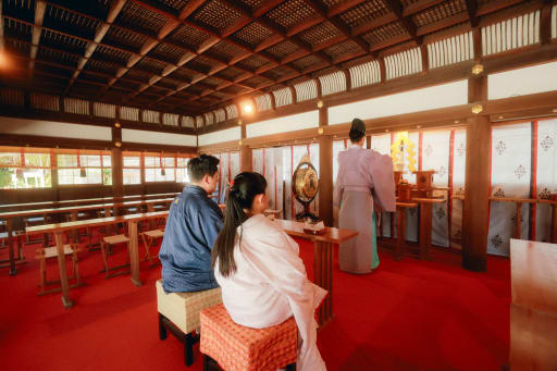 貴重なご祈祷シーンも