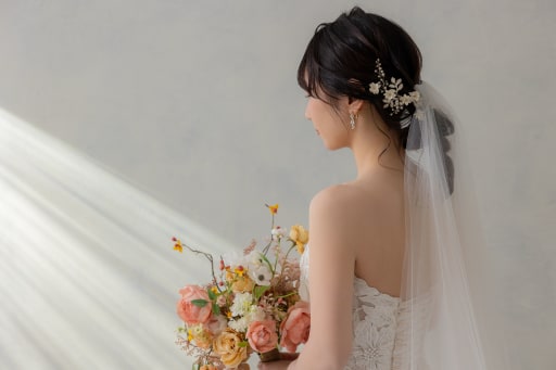新婦さんの後ろ姿