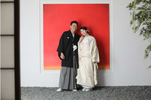 赤背景でおしゃれなショットも　