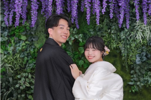 藤の花もあります⭐️スタジオ一つで色んなバリエーションで撮影ができますよ！