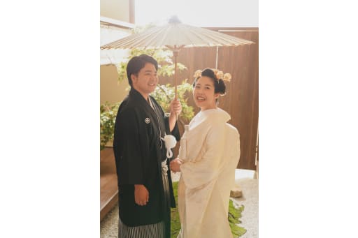 和傘を 使っての撮影！お着物にとっても合いますね！いい雰囲気です１
