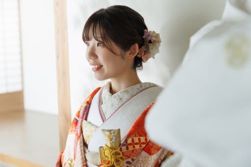 ご新郎様越しに