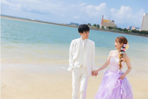 沖縄のビーチでは憧れのあのプリンセスに