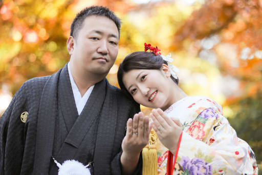 優しく寄り添り合うお二人！！とってもすてきですね！！