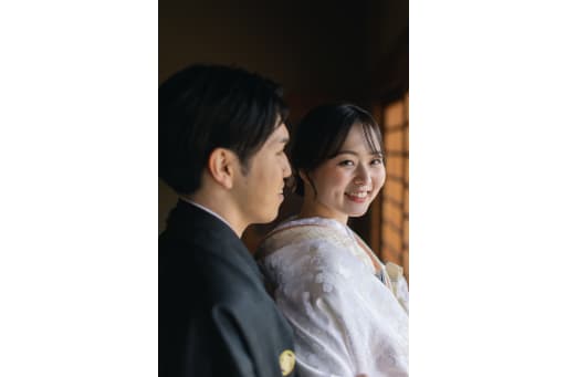 新婦様振り返って
