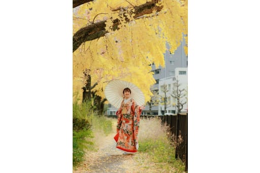 和傘を持って新婦様ソロカット＾＾