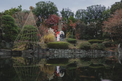 木々に囲まれて