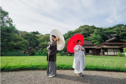 番傘を持って